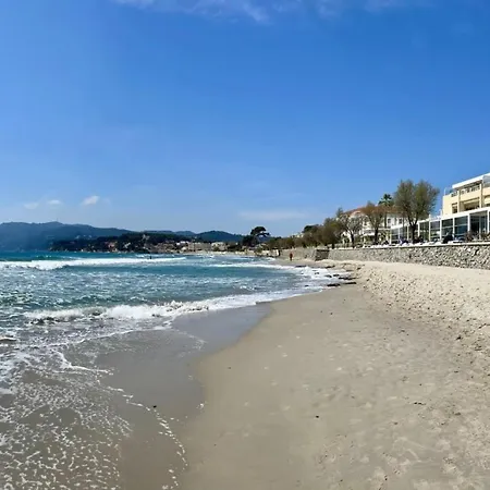 Magnificent 85m With Balconyin Front Of Sea Apartment